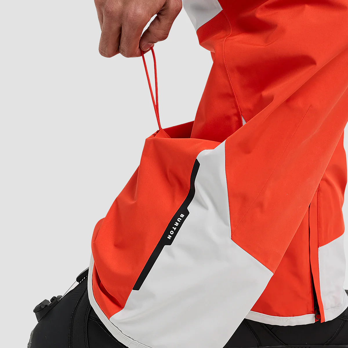 Burton Reserve GORE-TEX 2L Snow Bib Pants Fiesta Red/Gray Cloud - Image 4