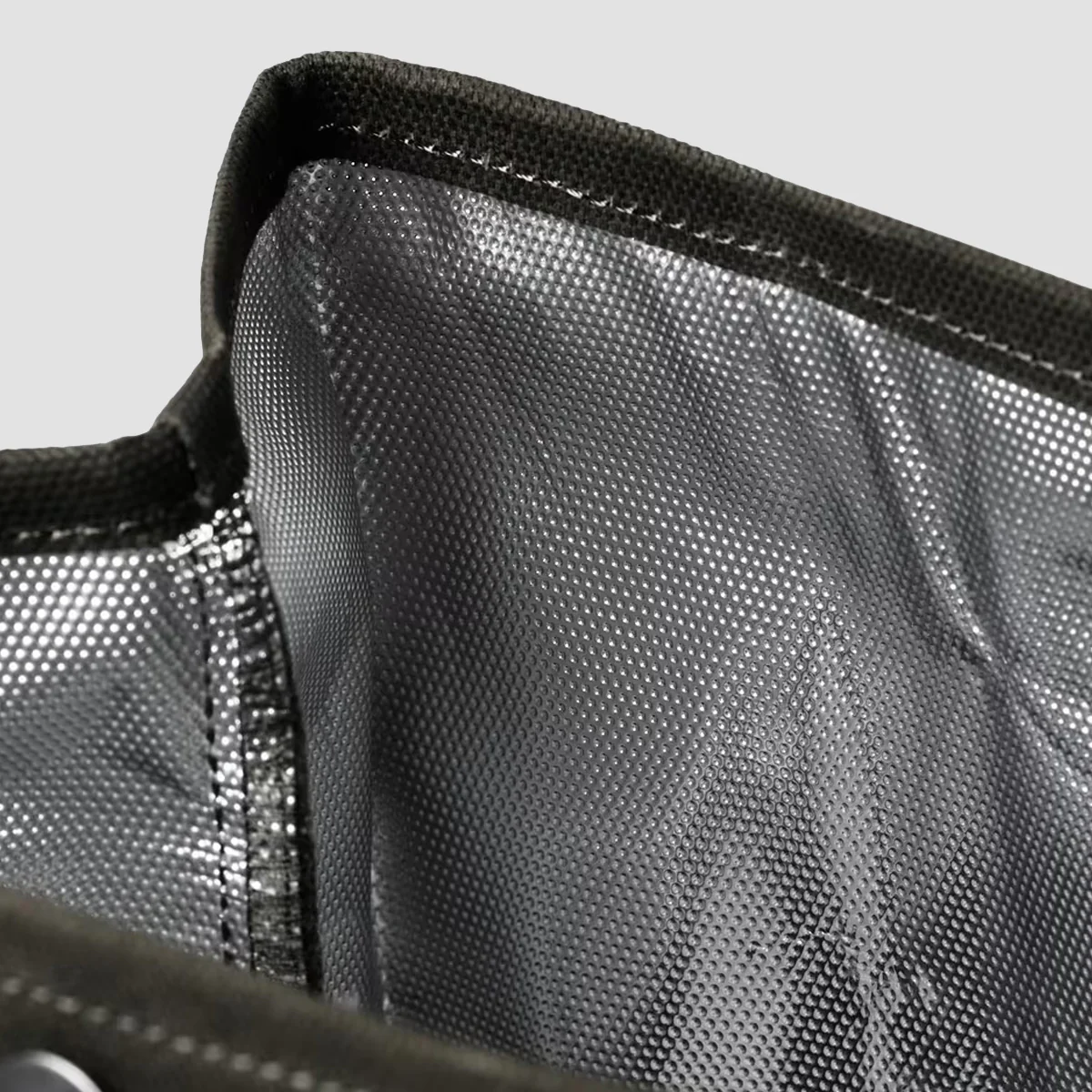 Carhartt WIP Lunch Bag Olive - Image 2