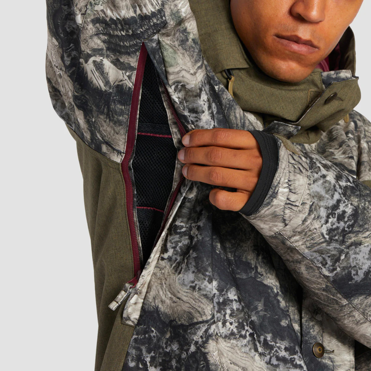 DC Servo 15K Snow Jacket Mossy Oak Terra Coyote Camo - Image 6