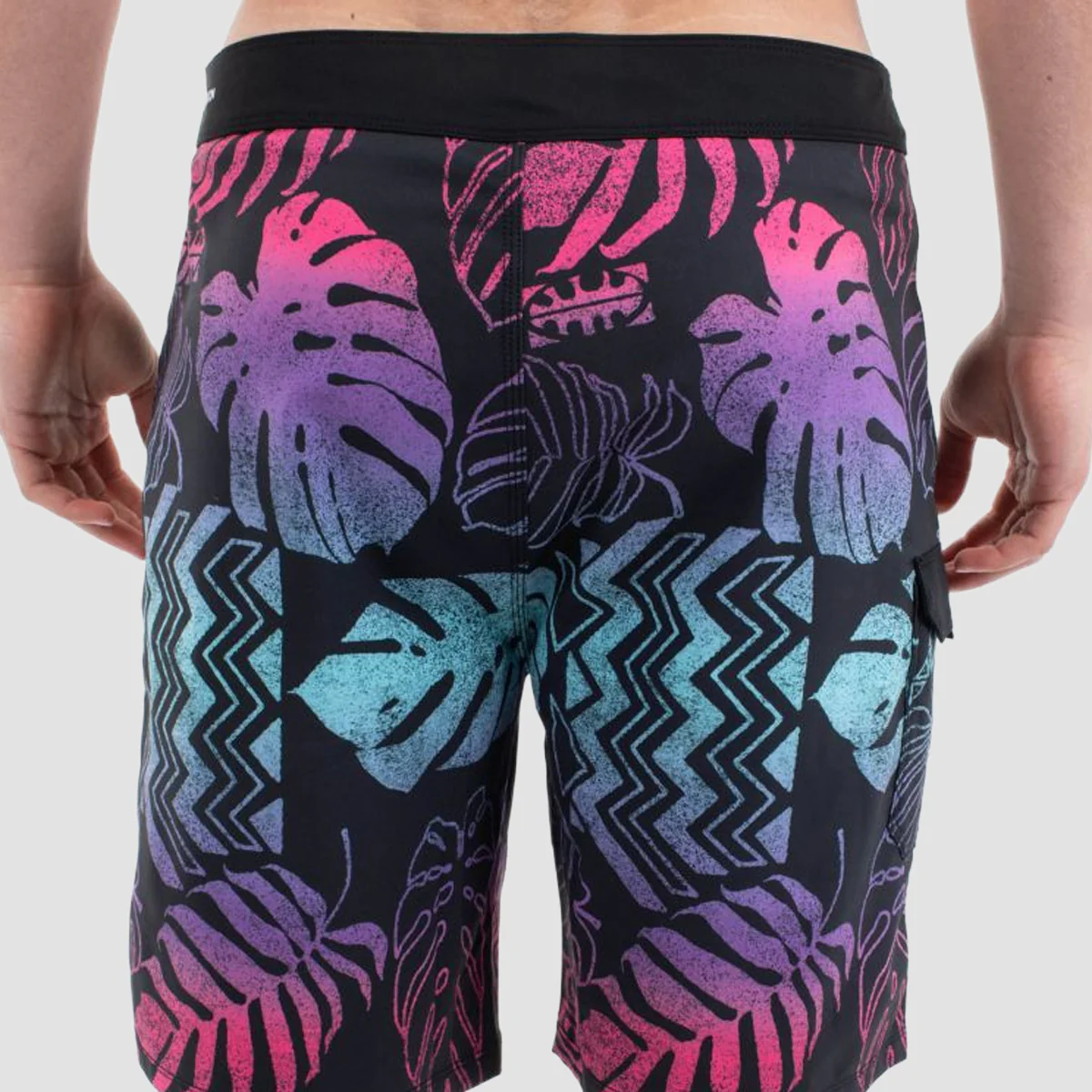 Hurley Phantom Eco Weekender Cargo 20" Boardshorts Black Multi - Image 2
