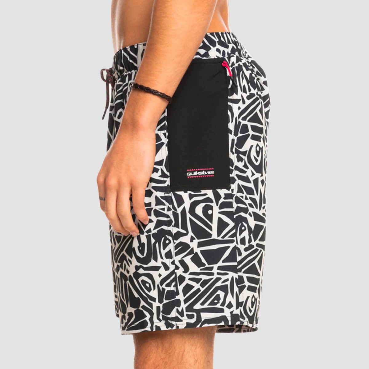 Quiksilver High Point Motion 17" Hybrid Boardshorts Black - Image 2