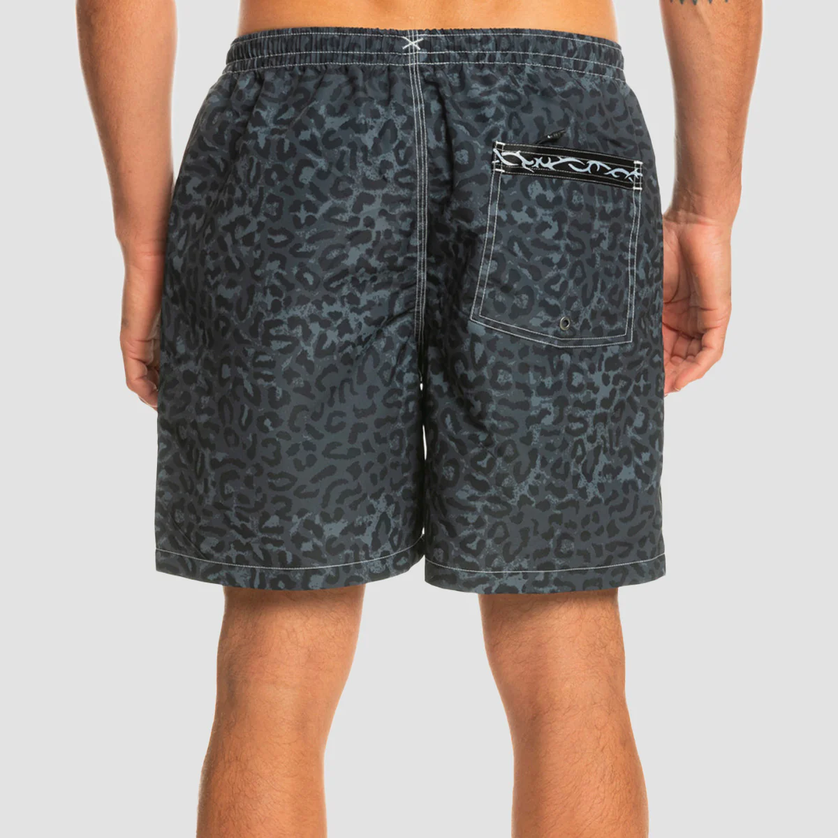 Quiksilver Saturn 18" Volley Boardshorts Tarmac - Image 2