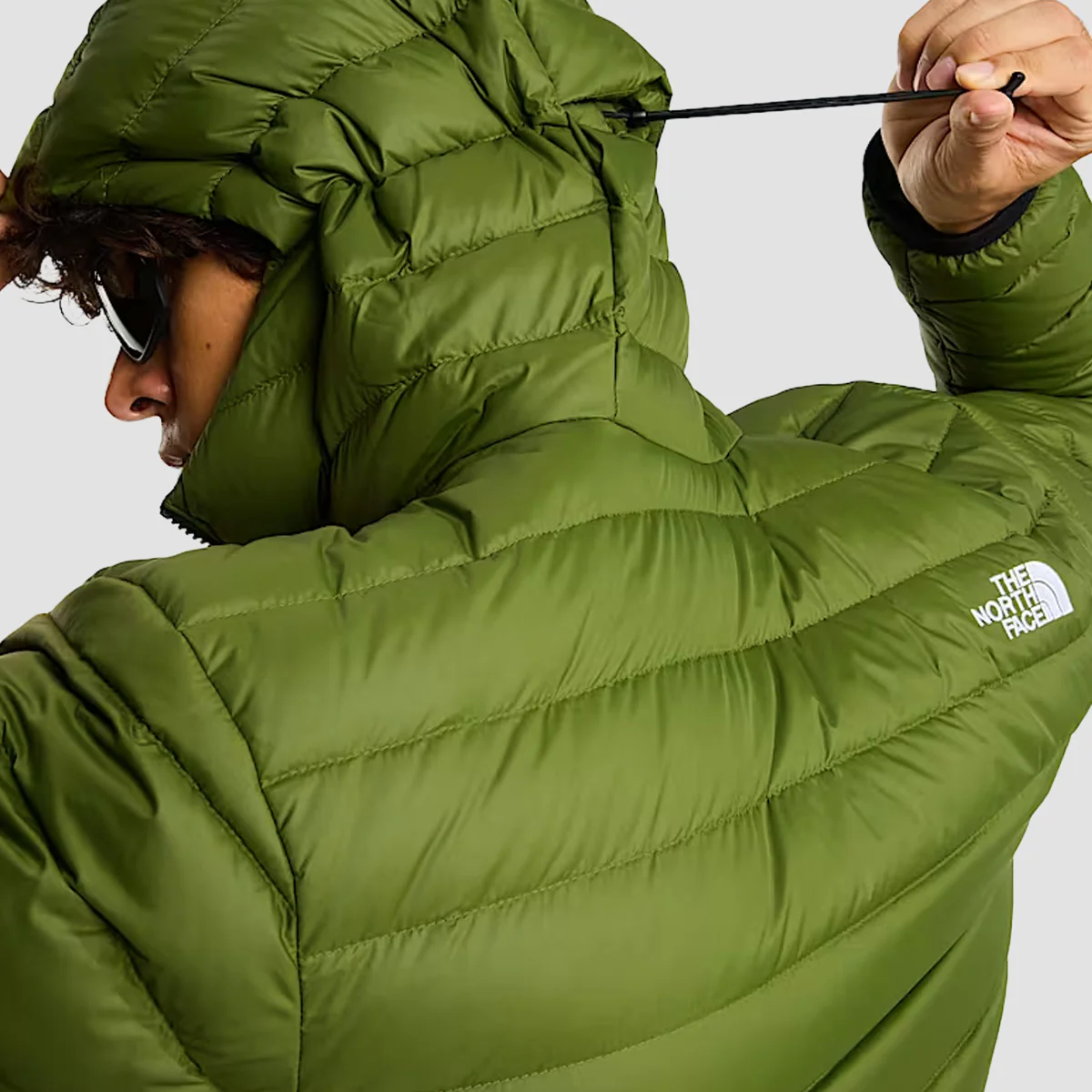 The North Face Classic Down Hooded Jacket Woodland Green - Image 3