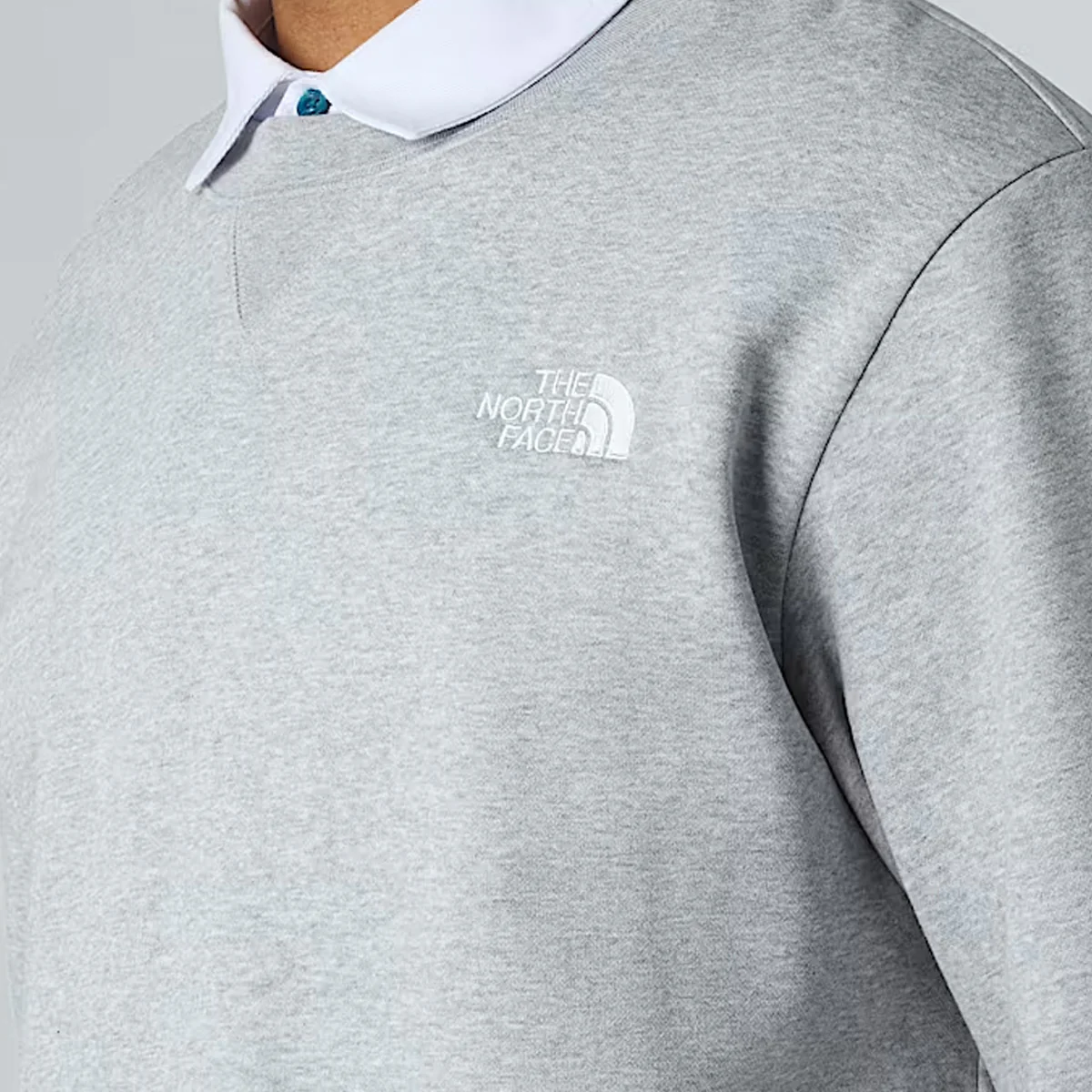 The North Face Essential Relaxed Crew Sweatshirt TNF Light Grey Heather - Image 3