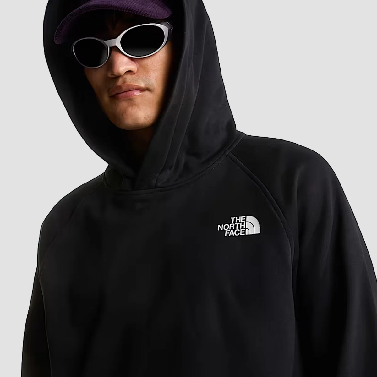 The North Face Raglan Box NSE Regular Pullover Hoodie TNF Black/TNF White - Image 3