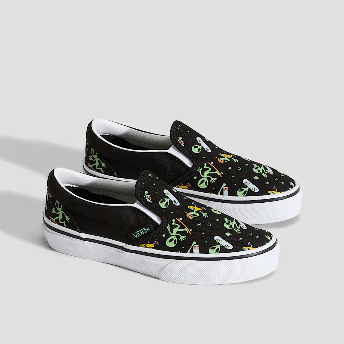 Vans Classic Slip-On Shoes - Glow Cosmic Cruisers Black/Green - Kids - Image 2