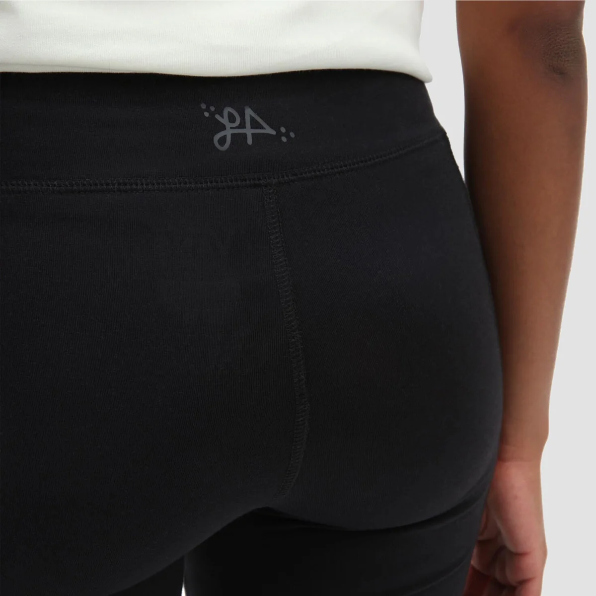 Vans Lizzie Armanto Skate Legging Shorts Black - Unisex - Image 4