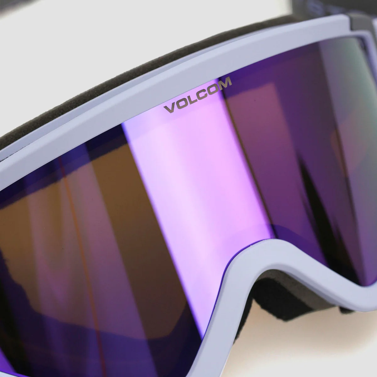 Volcom Attunga Snow Goggles Lilac/Storm/Purple Chrome + Bonus Lens Yellow - Image 4