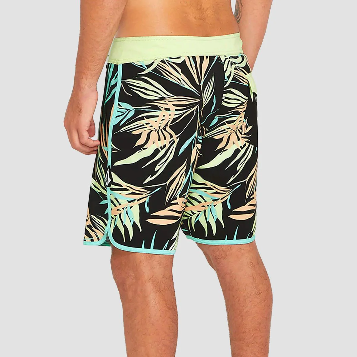 Volcom Bleeding Leaf Mod 18" Boardshorts Black - Image 2