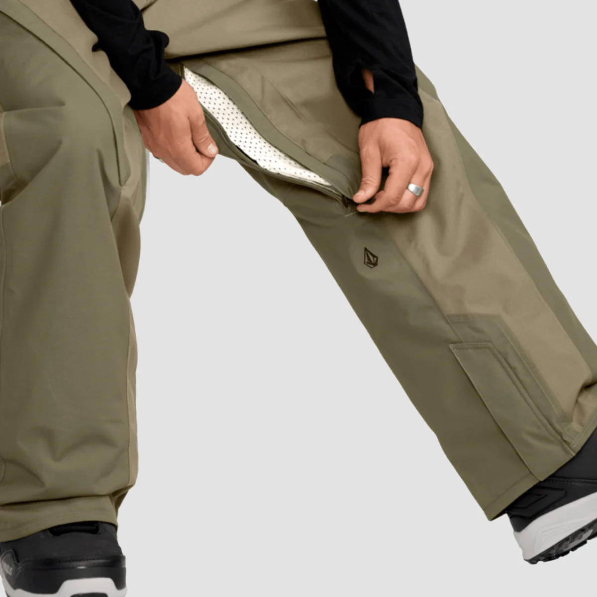 Volcom Kleveland 15K Snow Pants Military - Image 3
