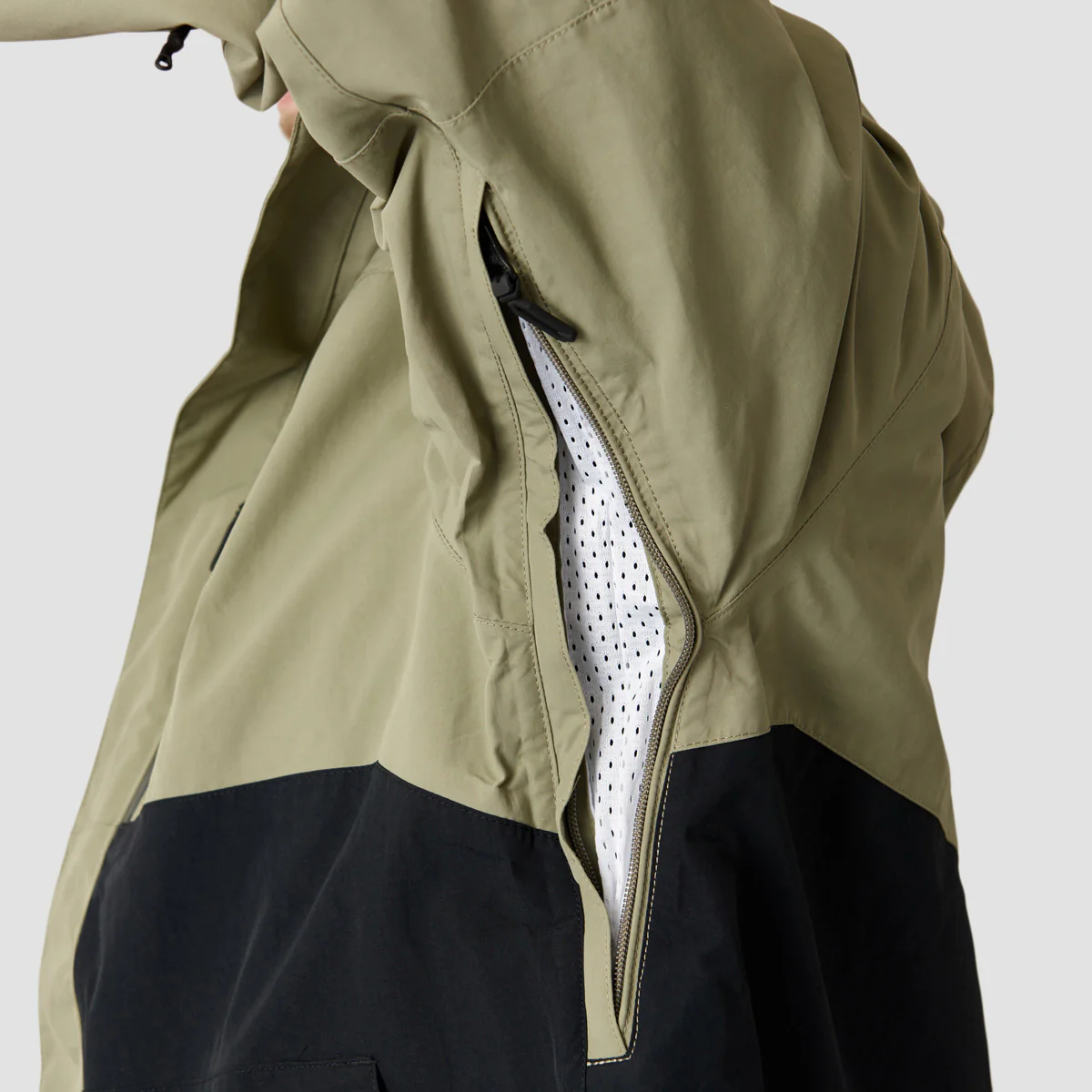 Volcom L INS Gore-Tex Snow Jacket Light Military - Image 6