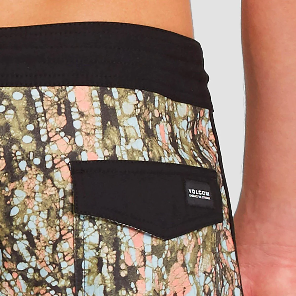 Volcom Sea Batik Scallop 19" Boardshorts Old Mill - Image 2